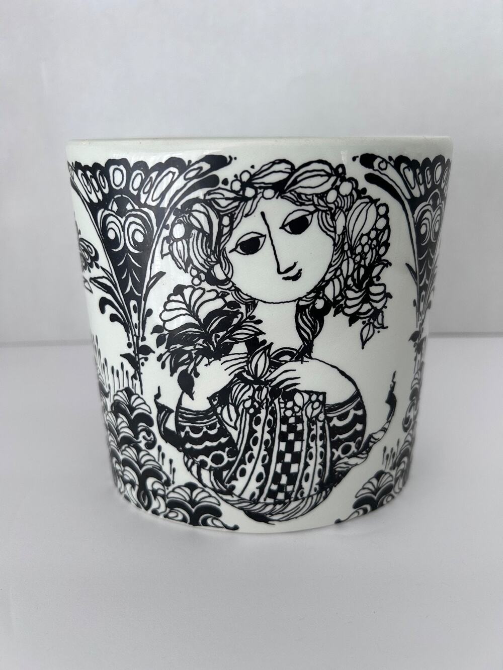 Bjorn Wiinblad Nymolle Denmark 3186 Lilje Lily Oval Pottery Vase Planter MCM